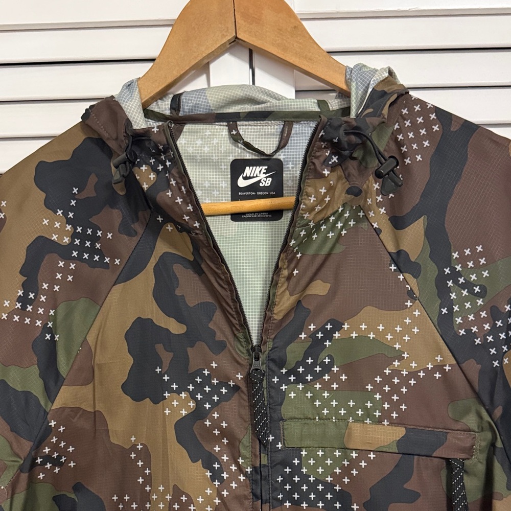 Nike SB Men's Green and Brown Windbreaker